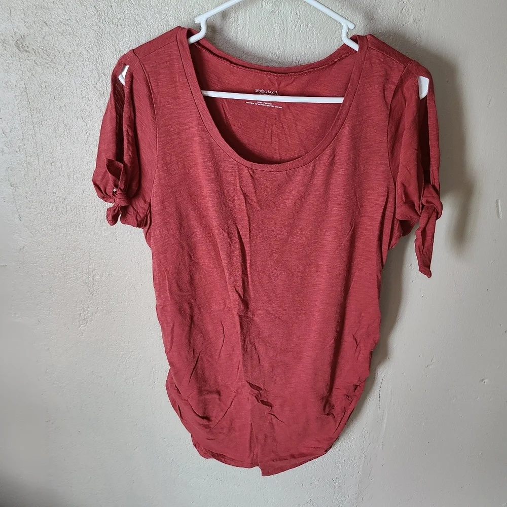 Motherhood Maternity Basic Tops Bundle - Picture 5 of 11